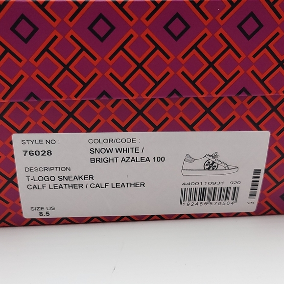 Tory Burch T-Logo Sneaker - Picture 10 of 10